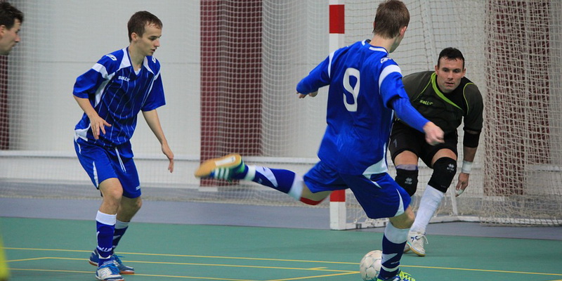 3 zawodników futsalu regulamin bramkarza