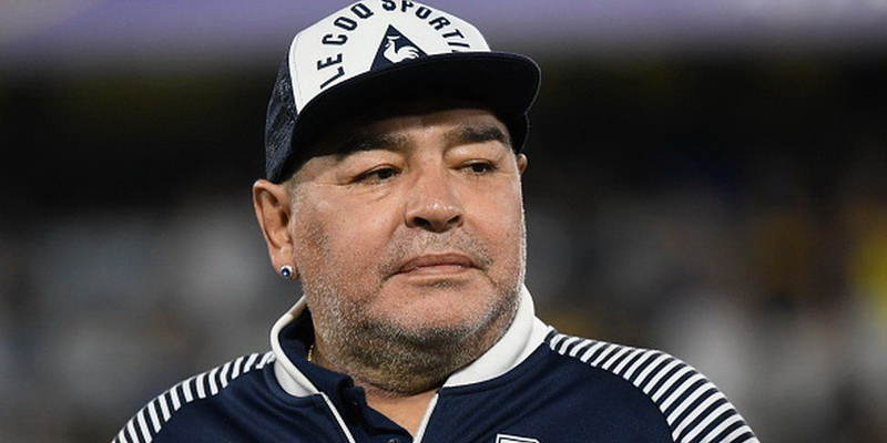 Diego Armando Maradona - pemain sepak bola legendaris