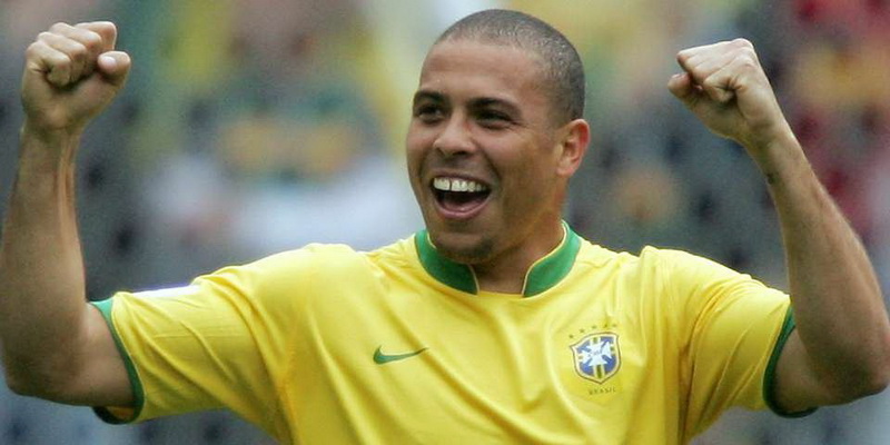 Ronaldo Nazario - Futbolistas legendarios