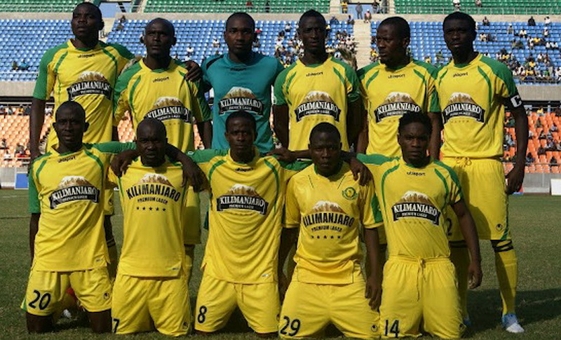 A equipa. O jovem clube de futebol desportivo africano FC SC