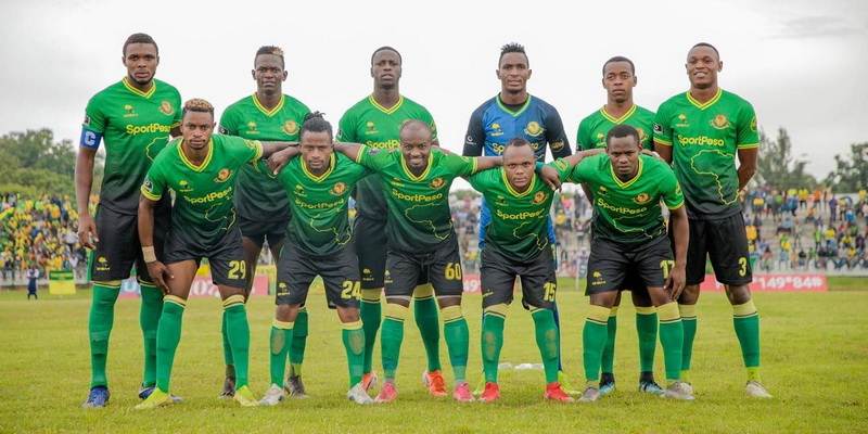 equipa de jogo com traje verde